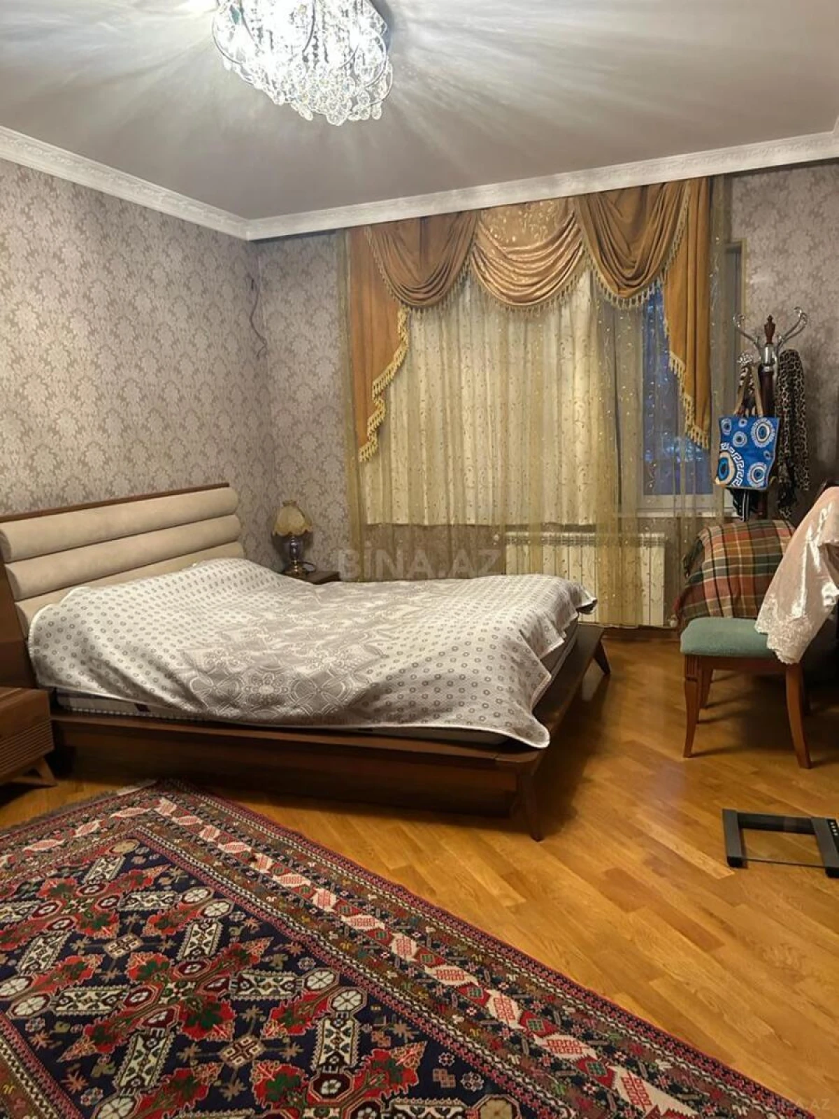 Satılır 4 otaqlı mənzil 130 m²