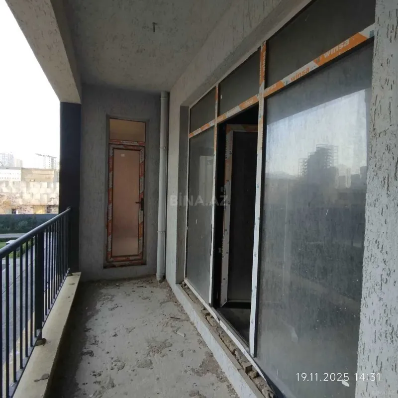 Satılır 4 otaqlı mənzil 225 m²