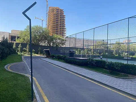 Satılır 4 otaqlı mənzil 225 m²