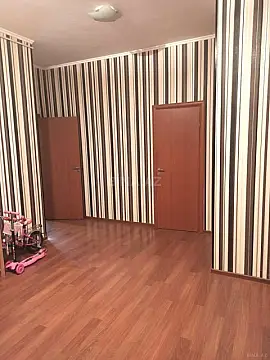 Satılır 3 otaqlı mənzil 137 m²