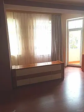 Satılır 3 otaqlı mənzil 137 m²