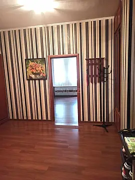 Satılır 3 otaqlı mənzil 137 m²