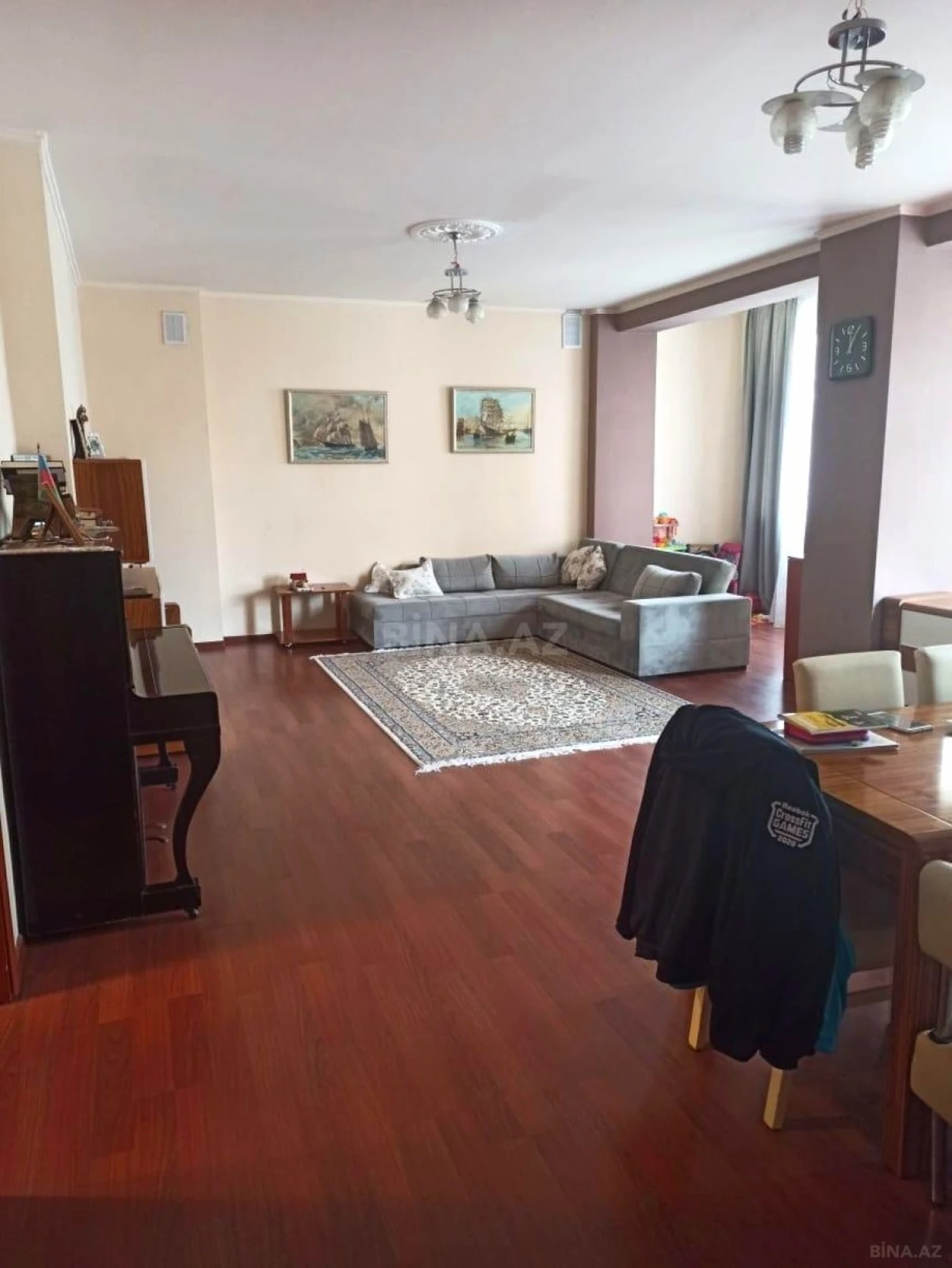 Satılır 3 otaqlı mənzil 137 m²