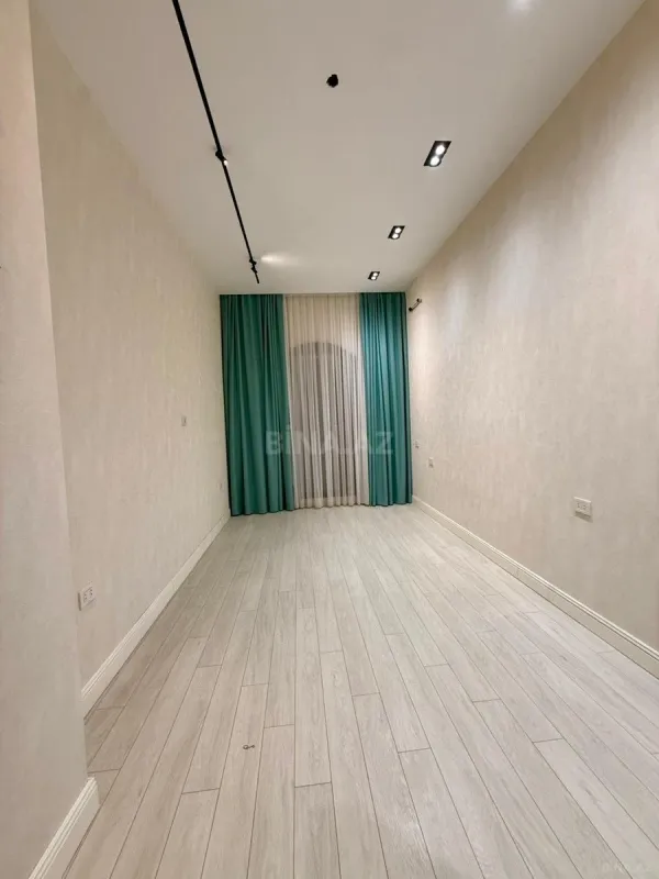 Satılır 3 otaqlı mənzil 107 m²