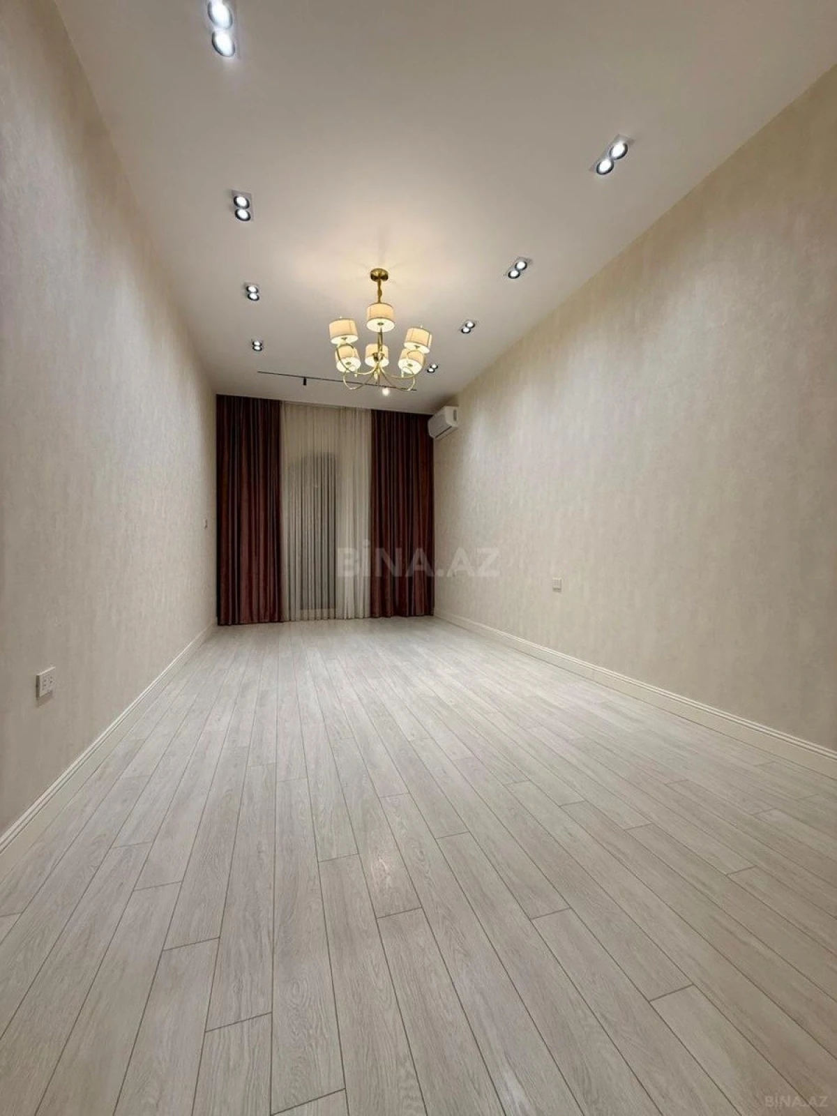 Satılır 3 otaqlı mənzil 107 m²