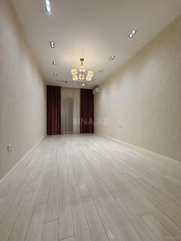 Satılır 3 otaqlı mənzil 107 m²