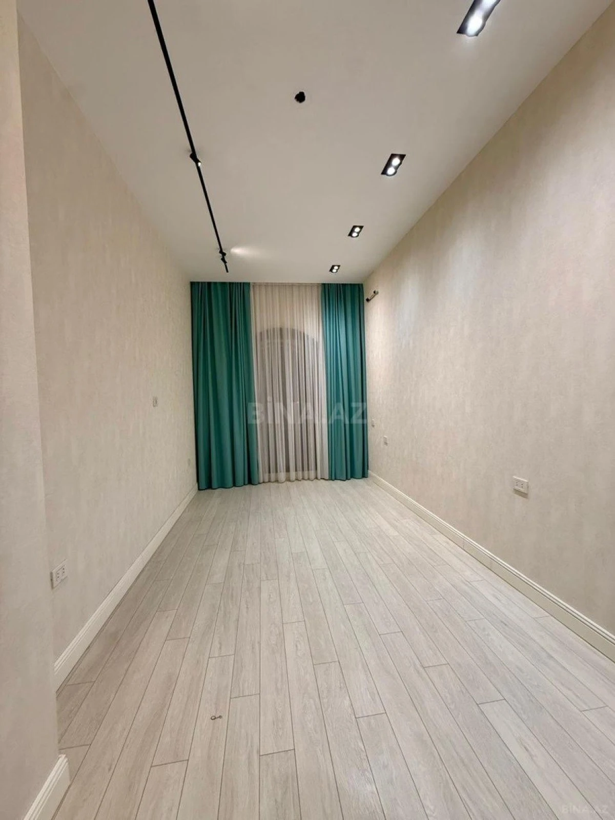 Satılır 3 otaqlı mənzil 107 m²
