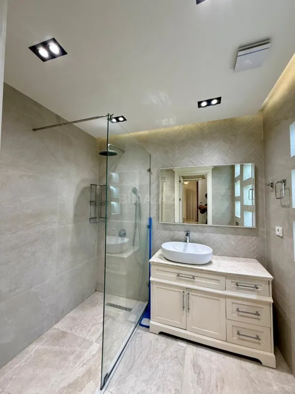 Satılır 3 otaqlı mənzil 107 m²