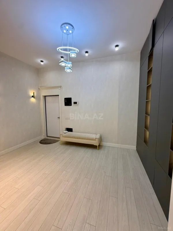 Satılır 3 otaqlı mənzil 107 m²
