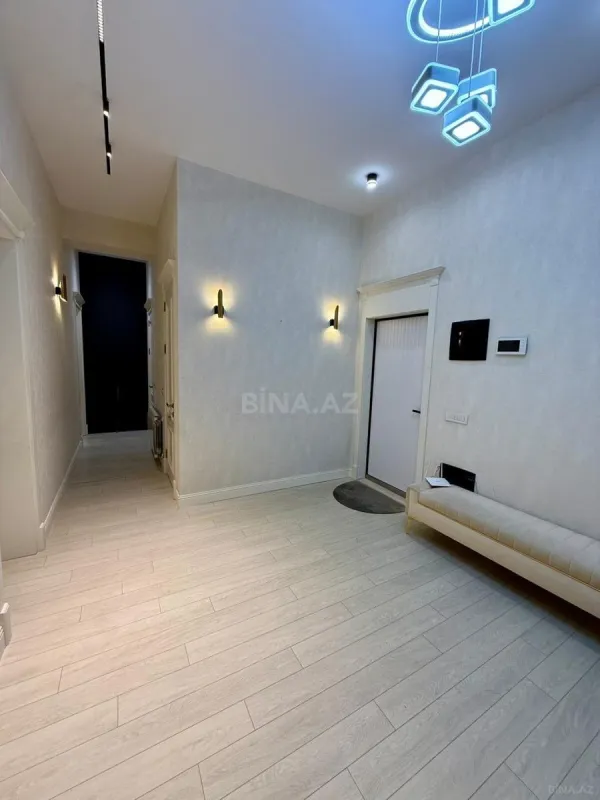 Satılır 3 otaqlı mənzil 107 m²
