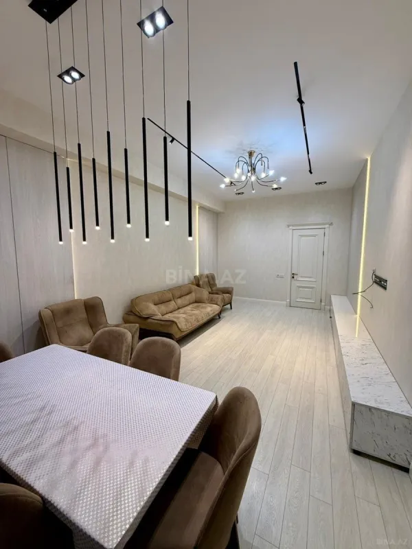 Satılır 3 otaqlı mənzil 107 m²