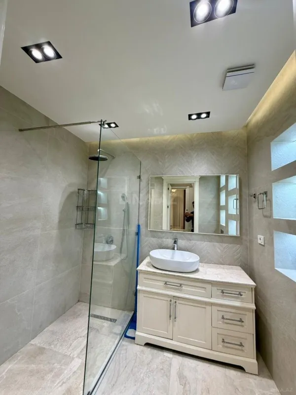 Satılır 3 otaqlı mənzil 107 m²
