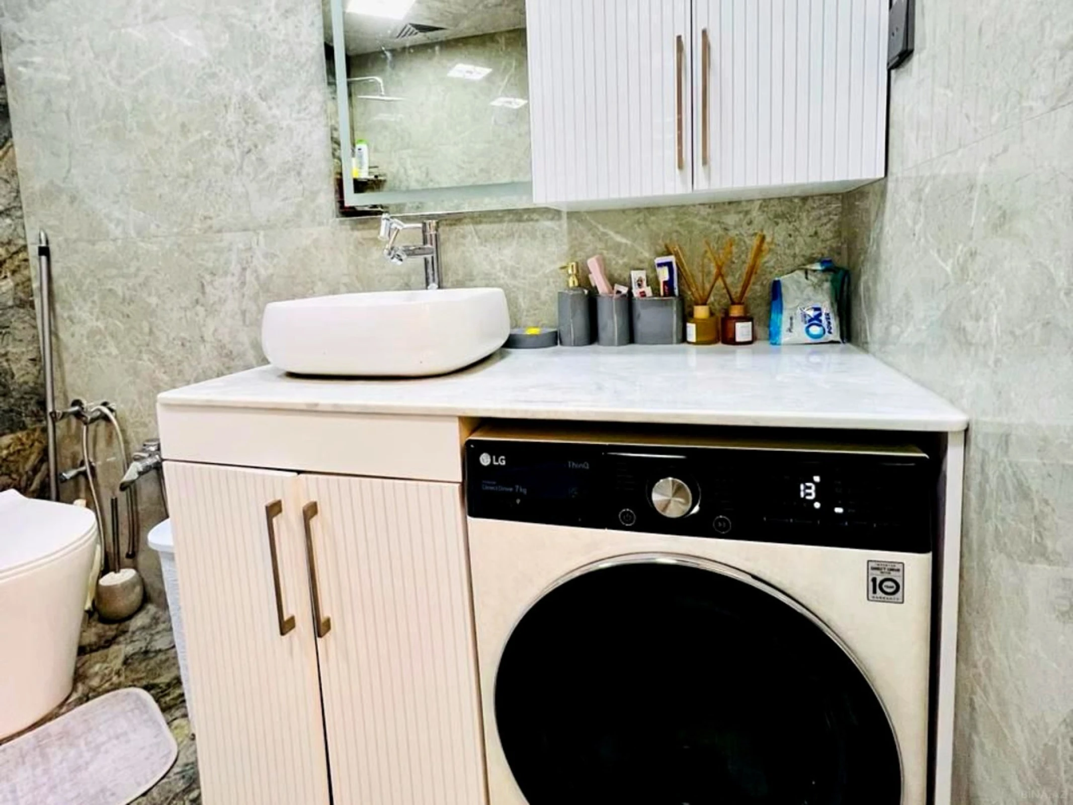 Satılır 4 otaqlı mənzil 140 m²