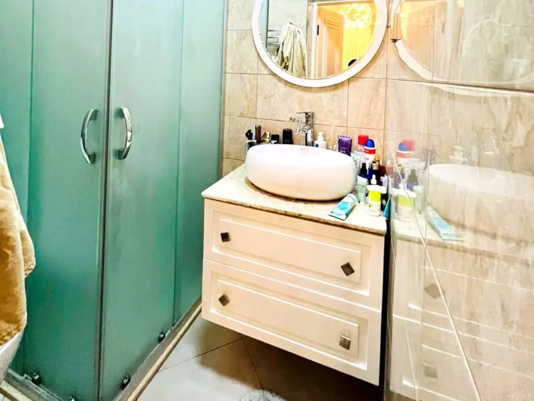 Satılır 4 otaqlı mənzil 140 m²