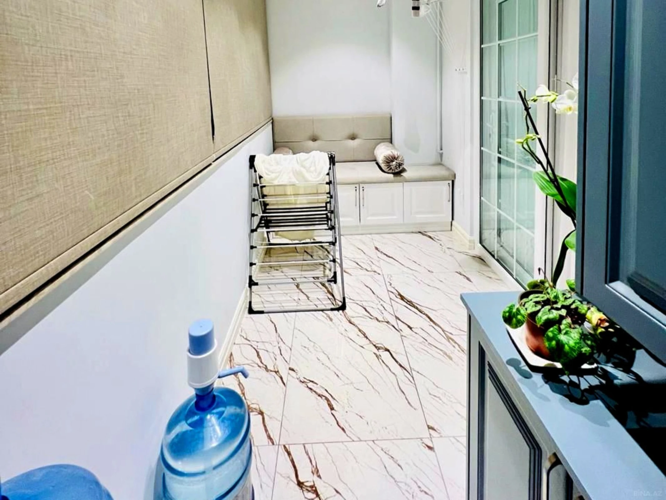 Satılır 4 otaqlı mənzil 140 m²