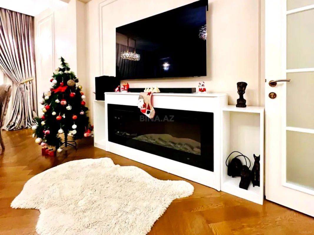 Satılır 4 otaqlı mənzil 140 m²