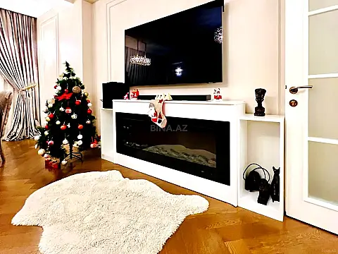 Satılır 4 otaqlı mənzil 140 m²