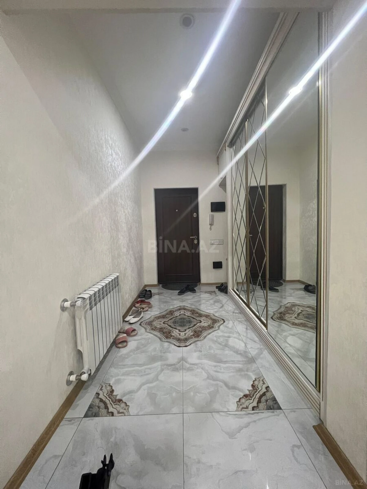 Satılır 3 otaqlı mənzil 128 m²