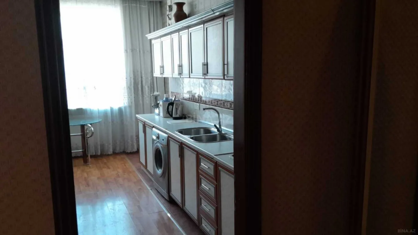 Kirayə verilir 2 otaqlı mənzil 82 m²