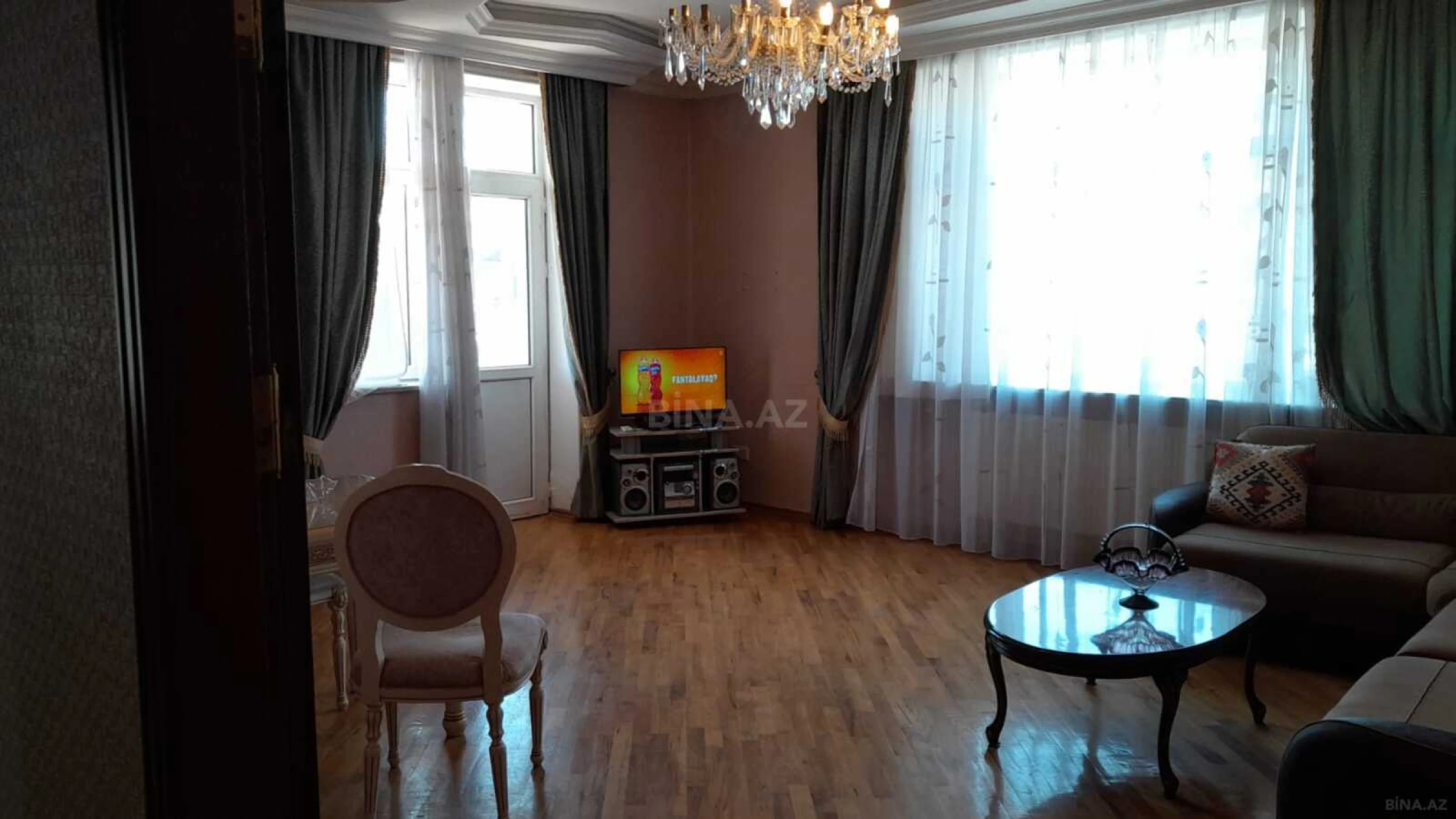 Kirayə verilir 2 otaqlı mənzil 82 m²