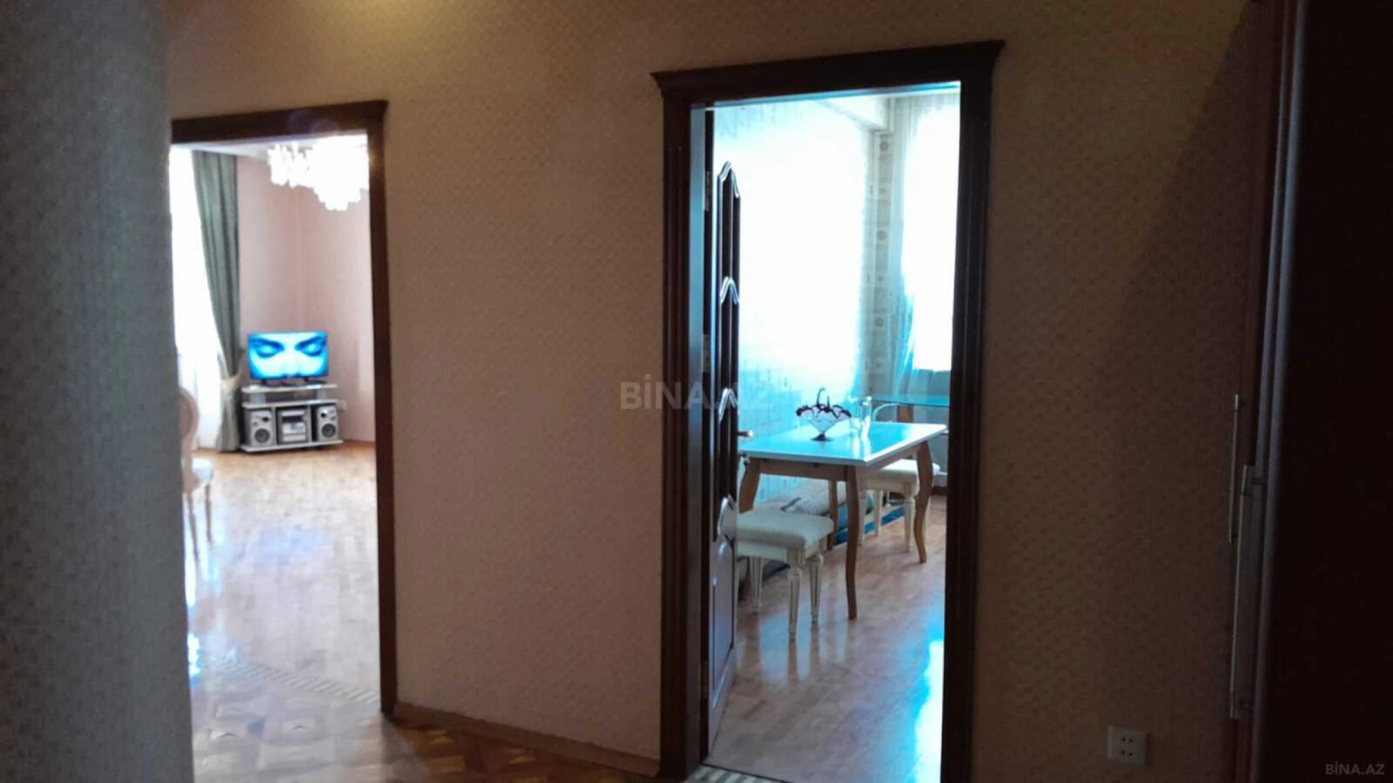 Kirayə verilir 2 otaqlı mənzil 82 m²