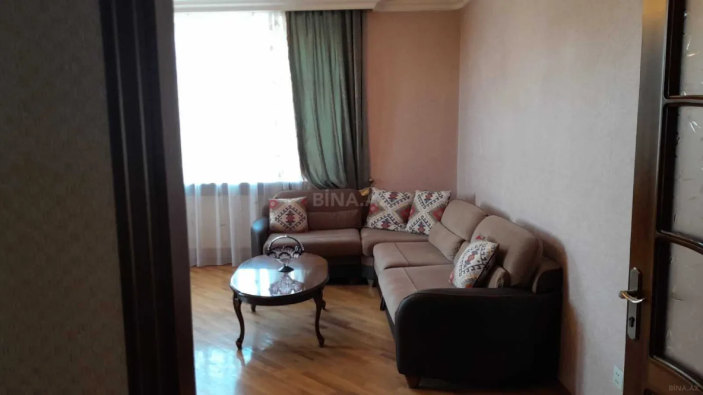 Kirayə verilir 2 otaqlı mənzil 82 m²