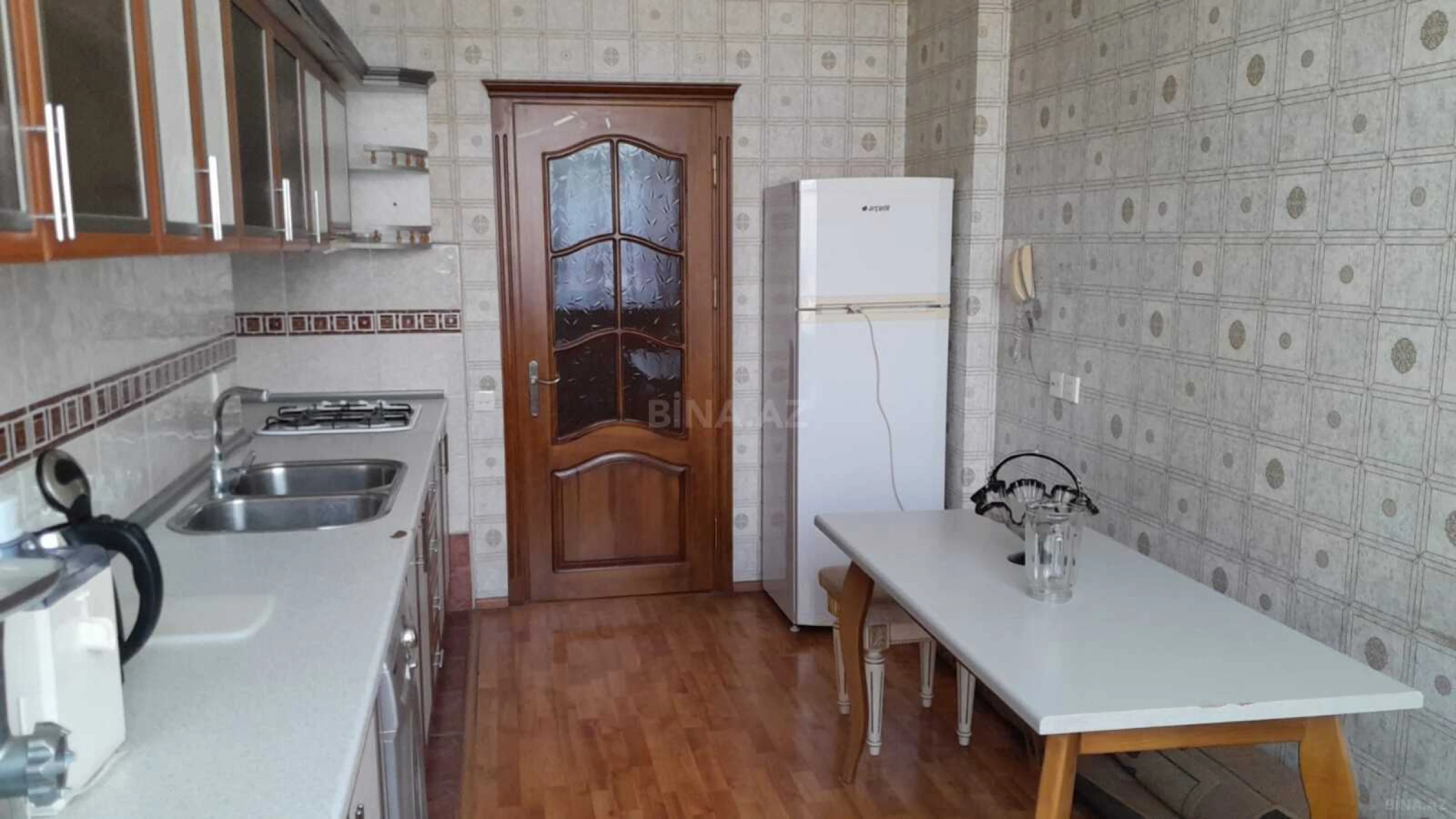 Kirayə verilir 2 otaqlı mənzil 82 m²