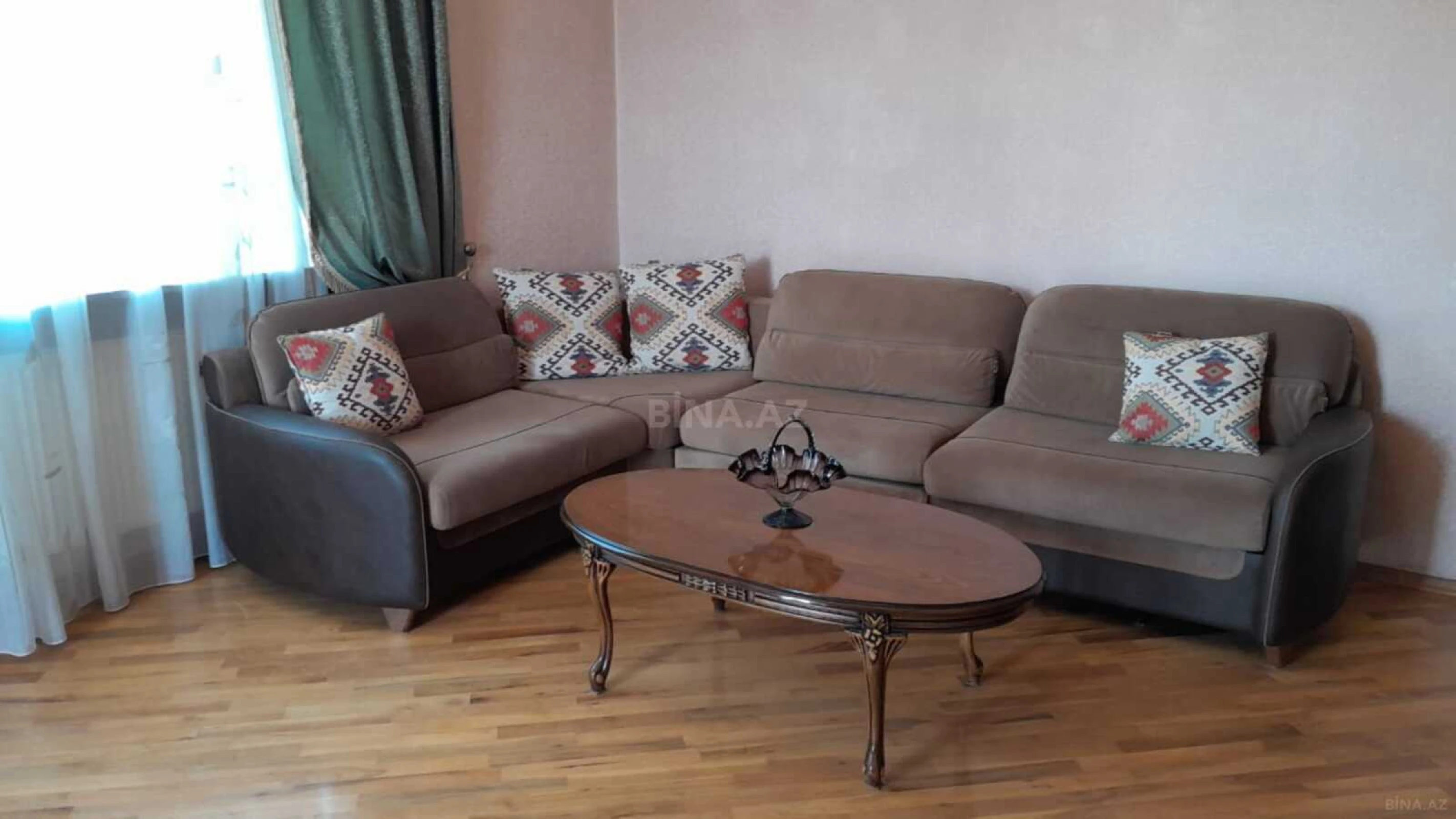 Kirayə verilir 2 otaqlı mənzil 82 m²