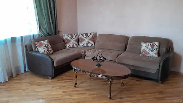 Kirayə verilir 2 otaqlı mənzil 82 m²