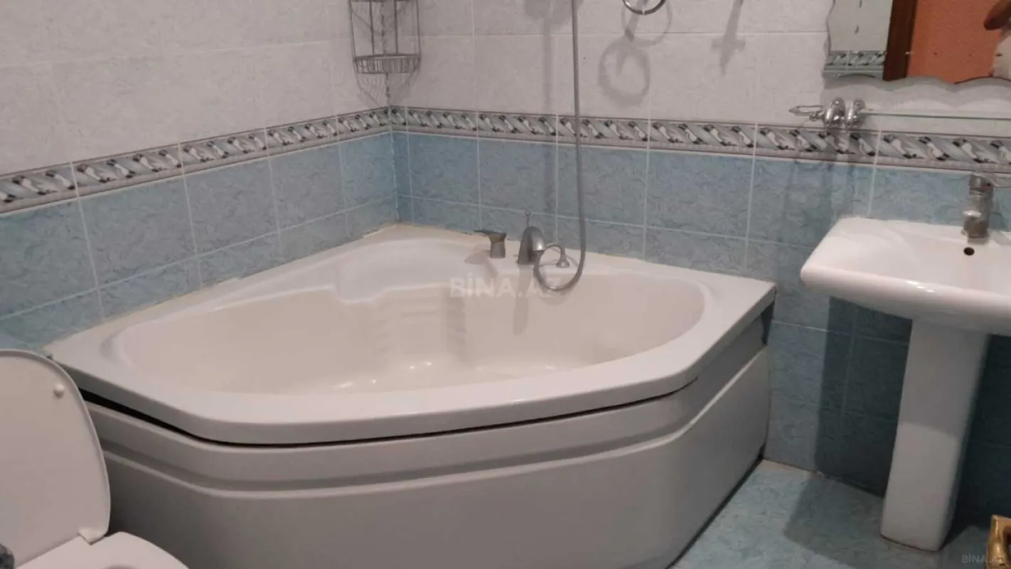 Kirayə verilir 2 otaqlı mənzil 82 m²