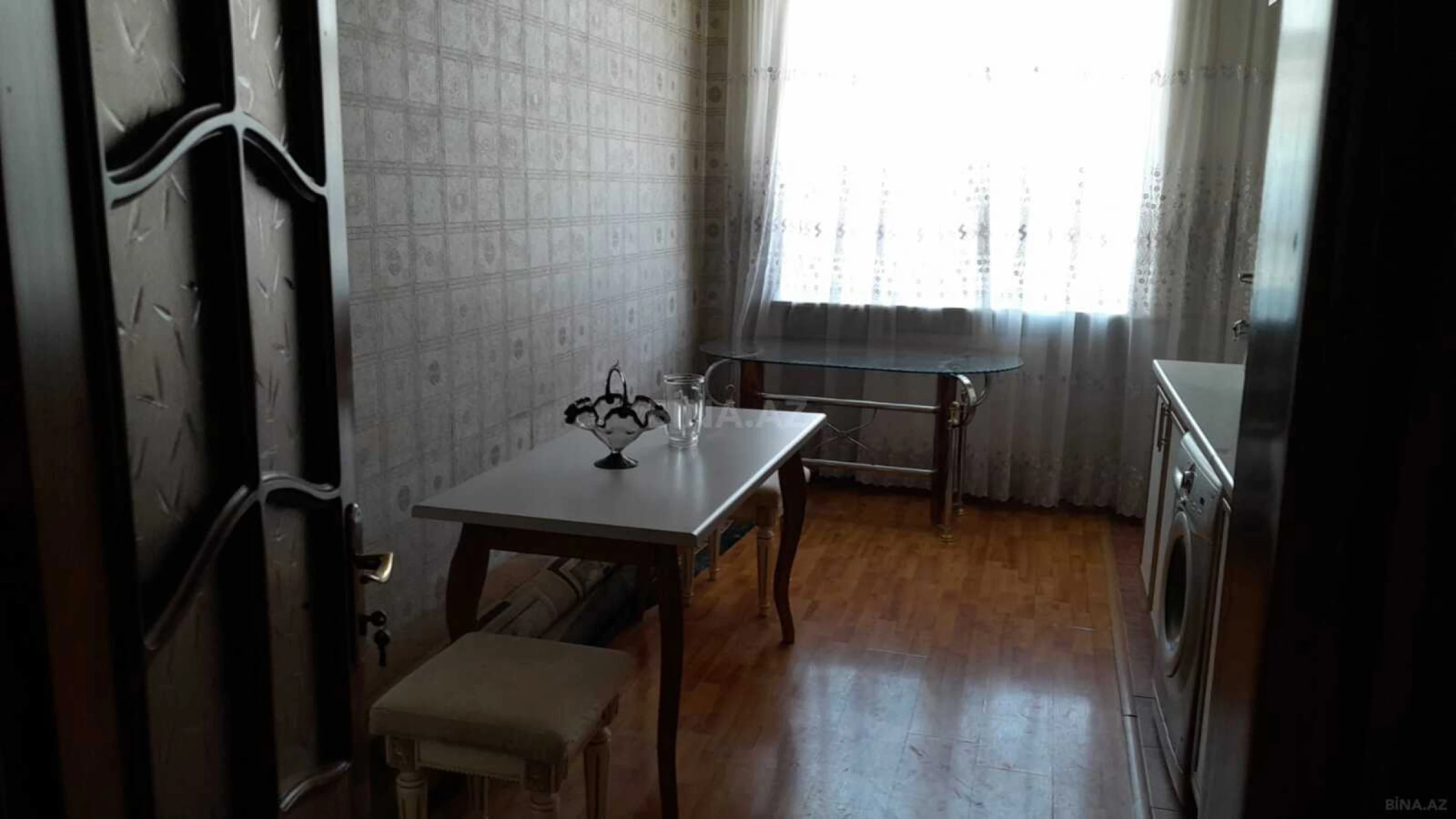 Kirayə verilir 2 otaqlı mənzil 82 m²