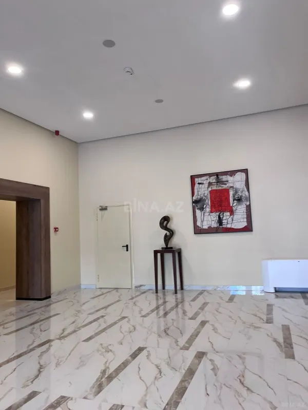 Satılır 4 otaqlı mənzil 128 m²