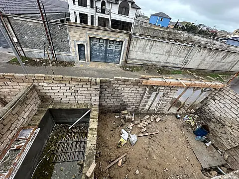 Satılır 6 otaqlı həyət evi 200 m²