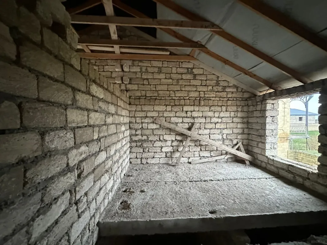 Satılır 6 otaqlı həyət evi 200 m²