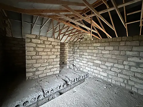 Satılır 6 otaqlı həyət evi 200 m²