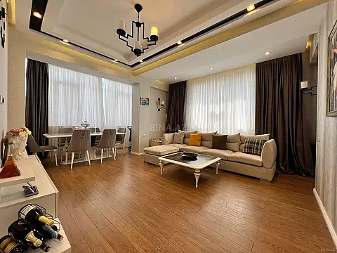 Kirayə verilir 2 otaqlı mənzil 80 m²