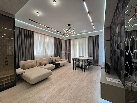 Kirayə verilir 3 otaqlı mənzil 120 m²