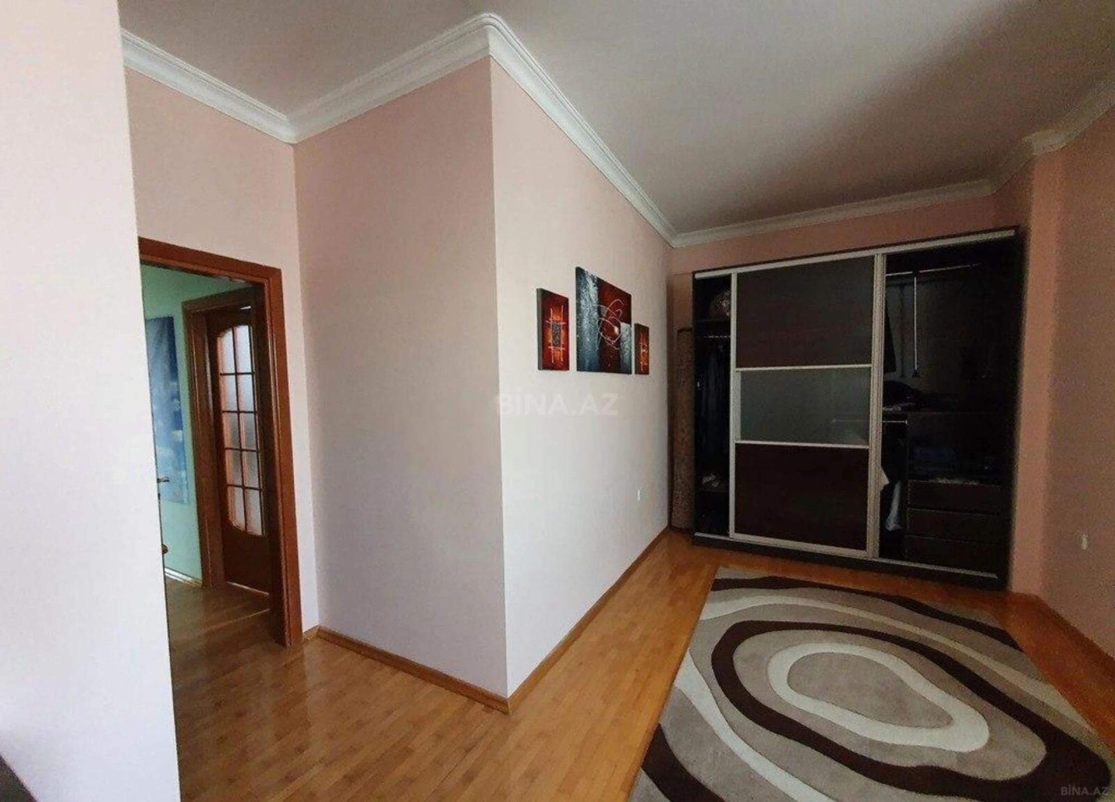 Satılır 4 otaqlı mənzil 160 m²