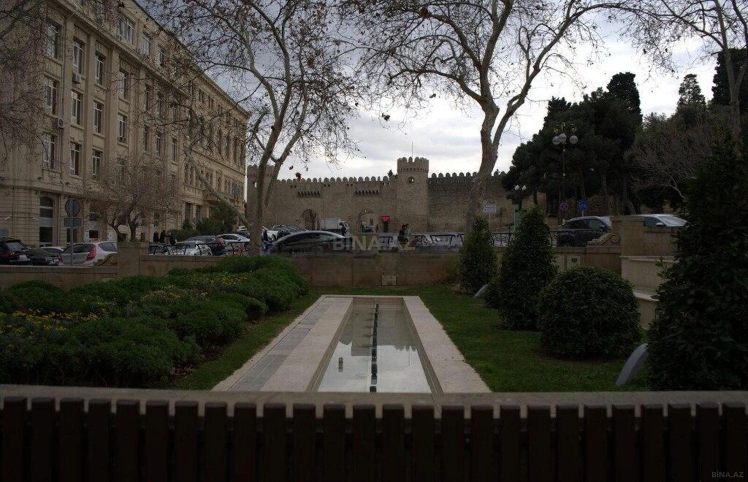 Satılır 4 otaqlı mənzil 160 m²