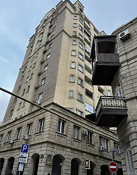 Satılır 4 otaqlı mənzil 160 m²