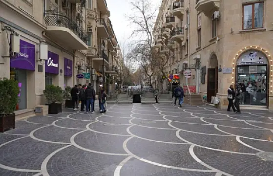 Satılır 4 otaqlı mənzil 160 m²