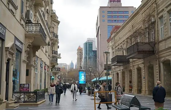 Satılır 4 otaqlı mənzil 160 m²