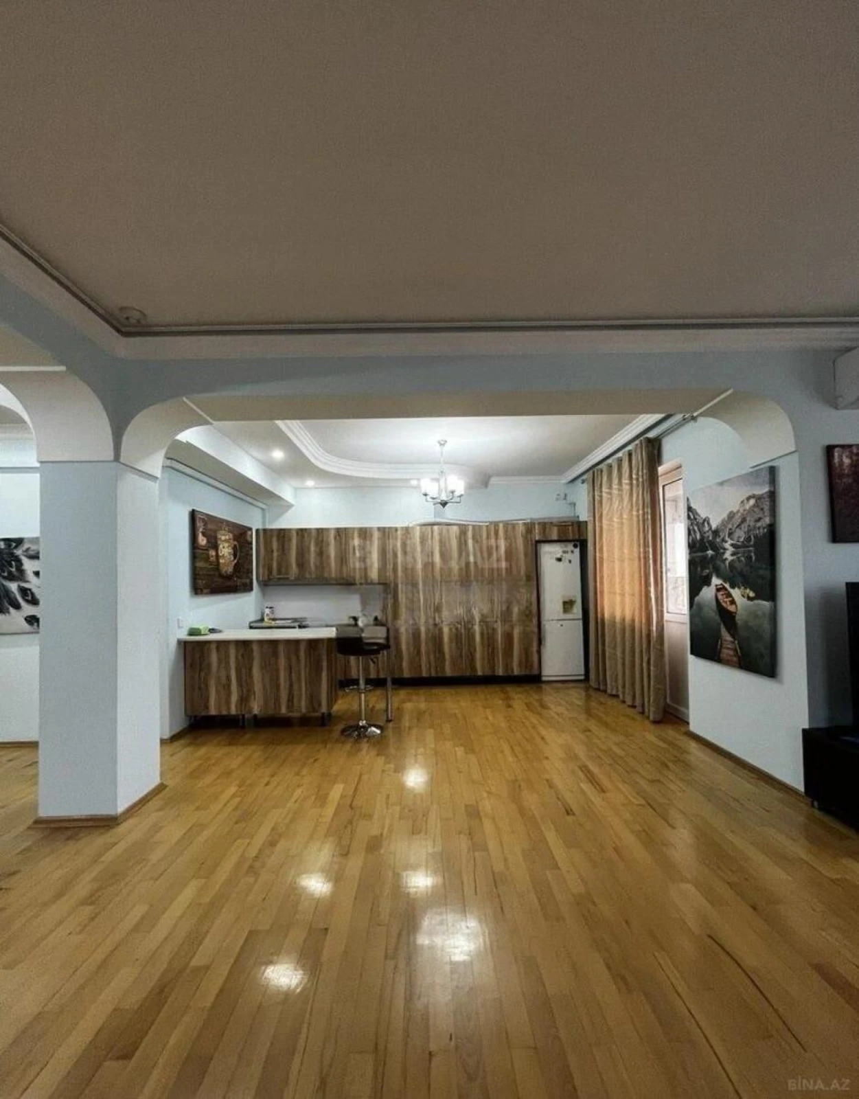 Satılır 4 otaqlı mənzil 160 m²