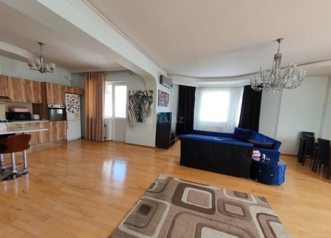 Satılır 4 otaqlı mənzil 160 m²