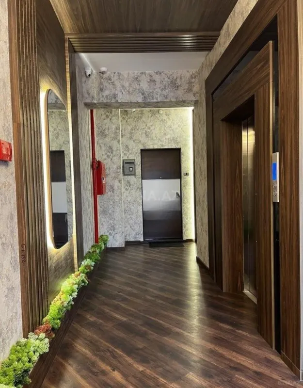 Satılır 4 otaqlı mənzil 160 m²