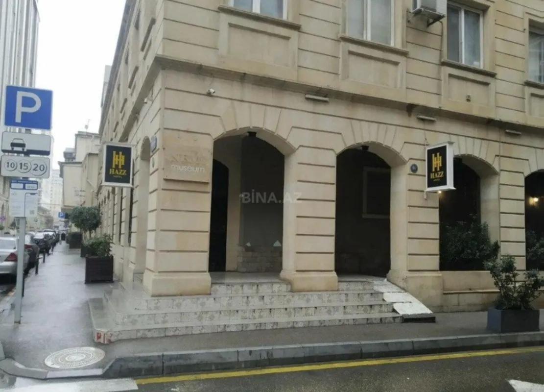 Satılır 4 otaqlı mənzil 160 m²