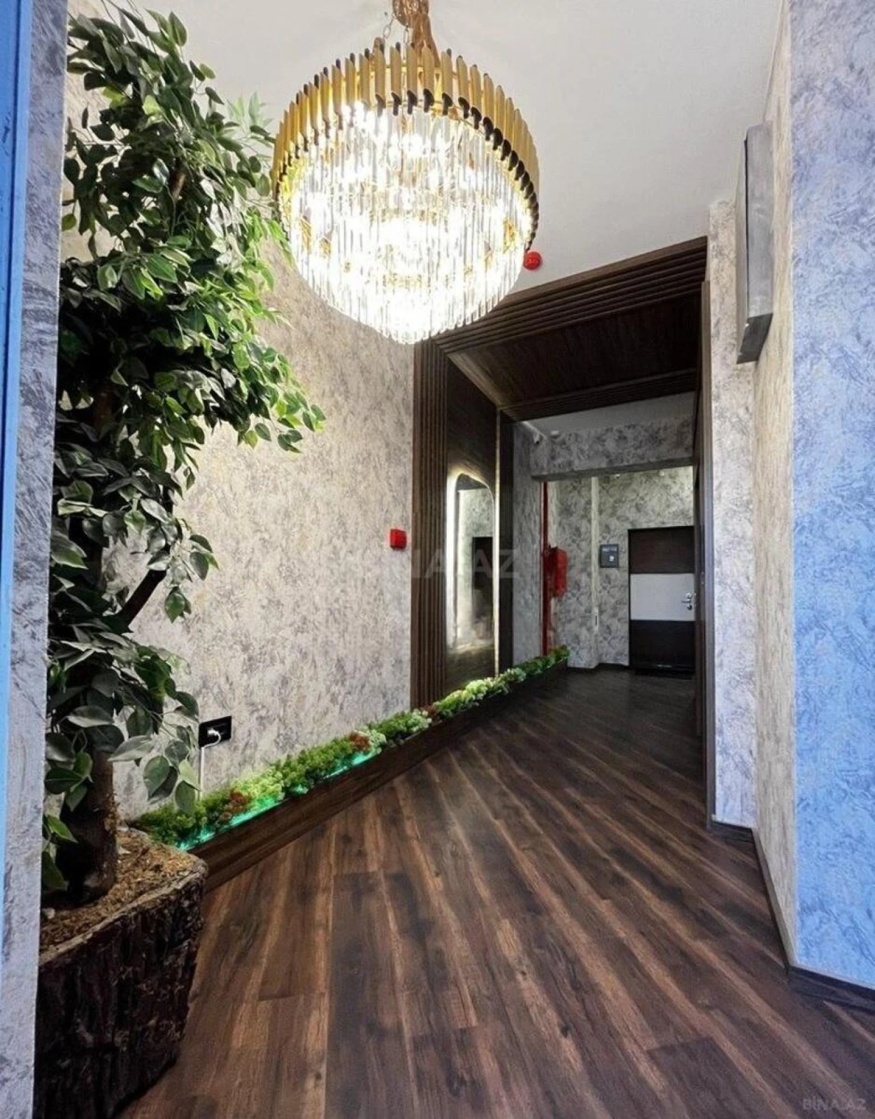 Satılır 4 otaqlı mənzil 160 m²