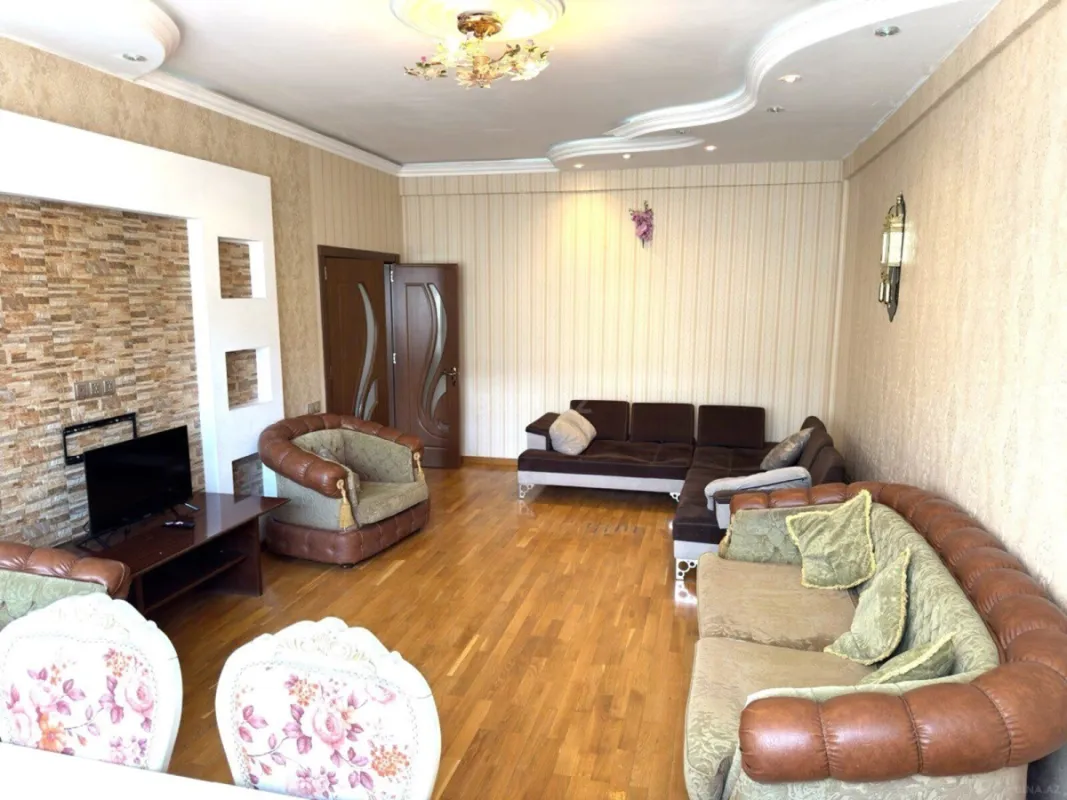 Kirayə verilir 2 otaqlı mənzil 80 m²