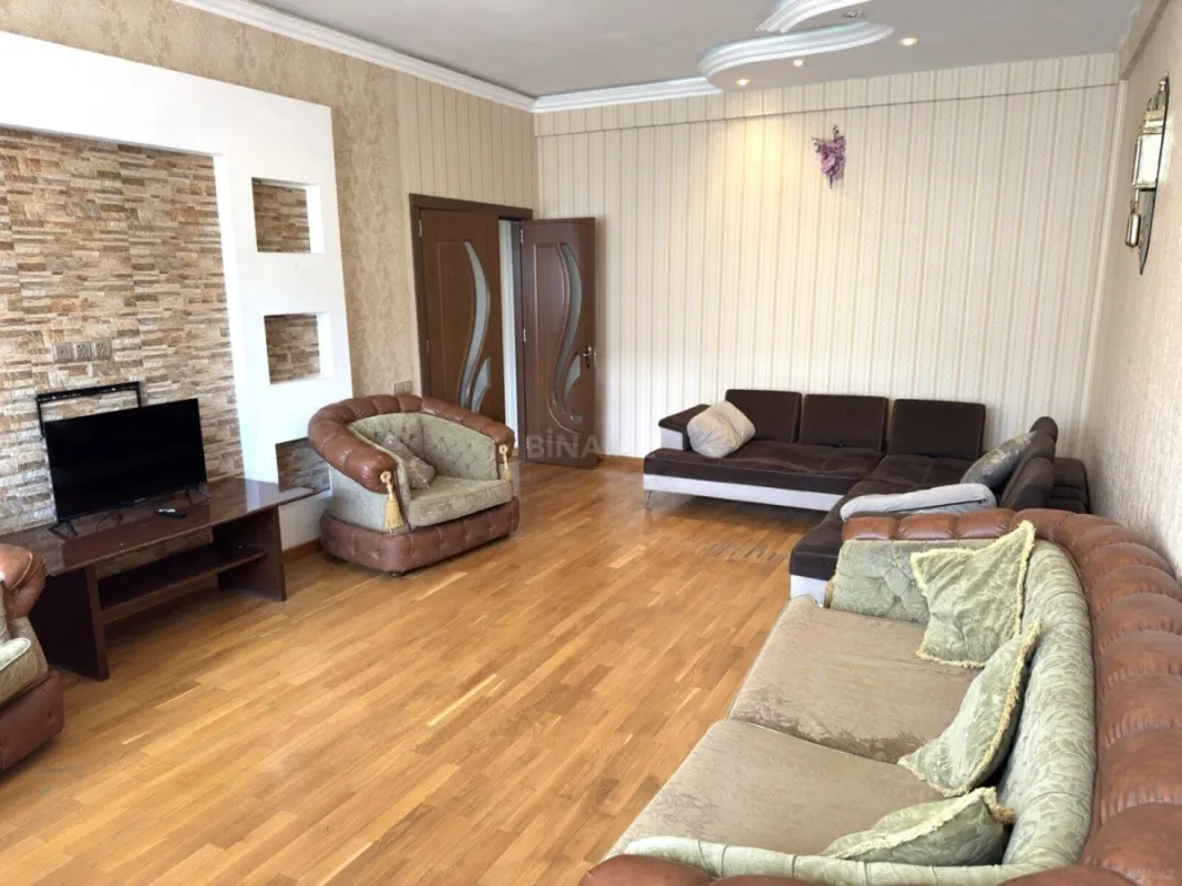 Kirayə verilir 2 otaqlı mənzil 80 m²