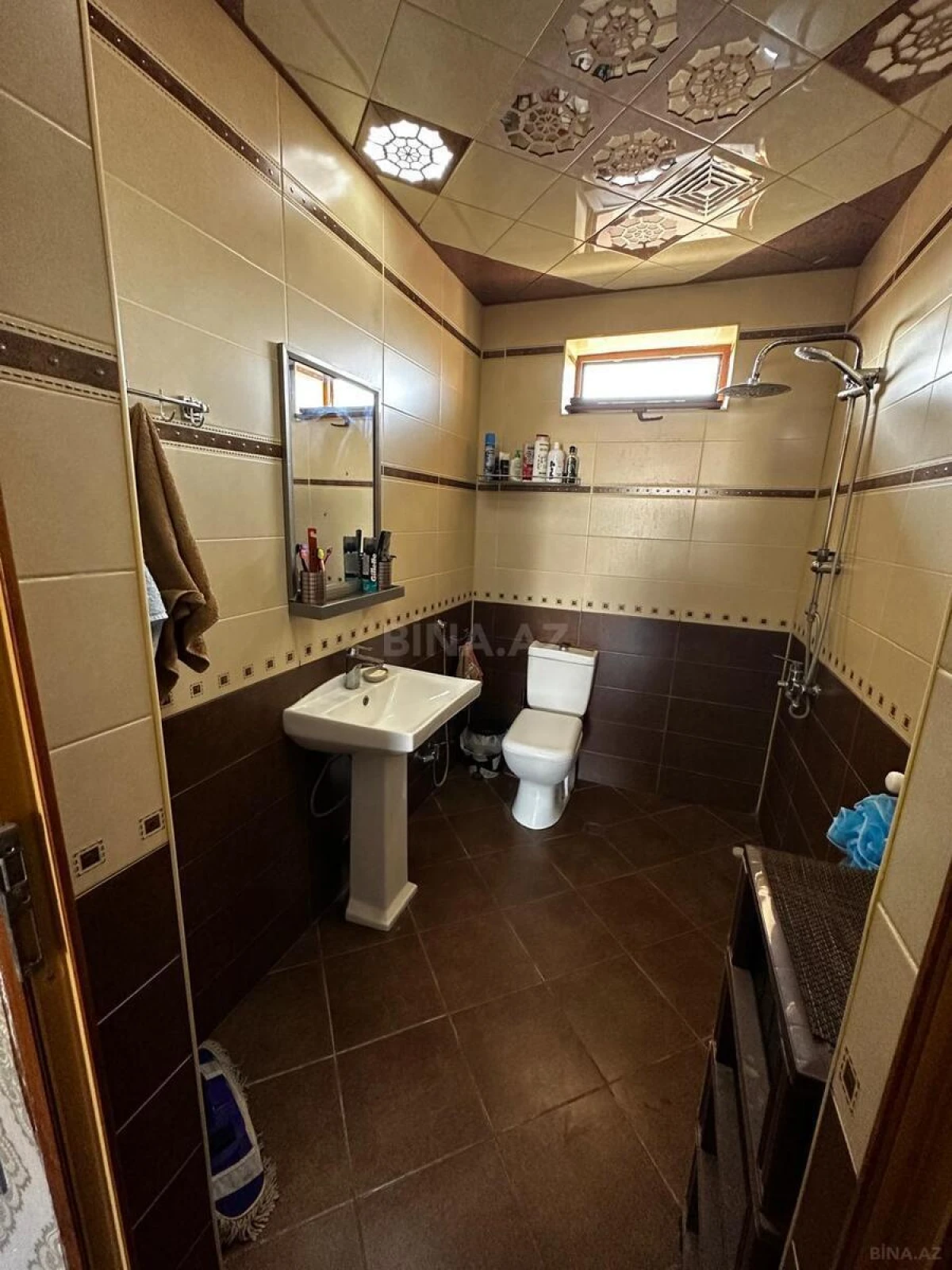 Satılır 6 otaqlı həyət evi 250 m²